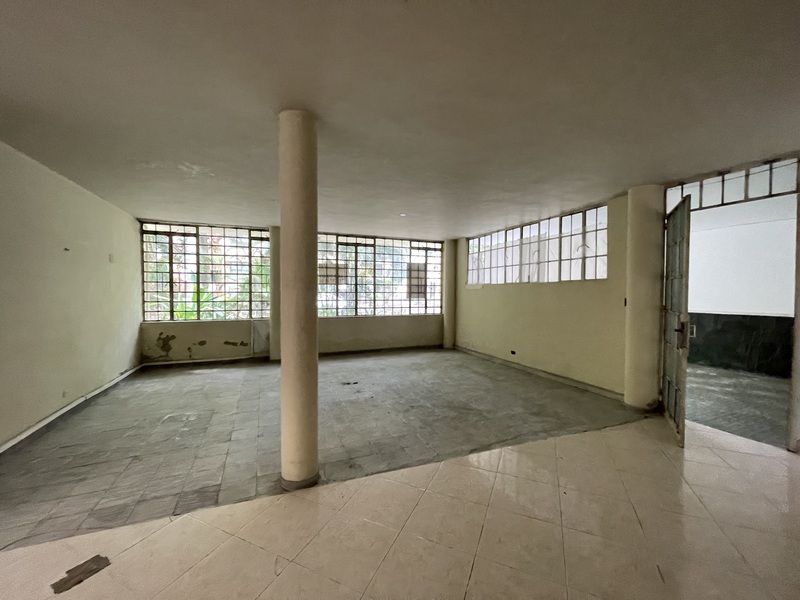CASA LOCAL EN ARRIENDO UBICADO EN MEDELLIN SECTOR LAURELES