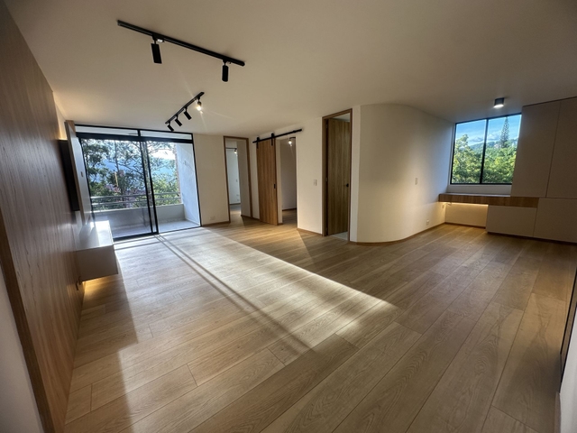 APARTAMENTO EN ARRIENDO UBICADO EN EL POBLADO SECTOR TRANSVERSAL INFERIOR
