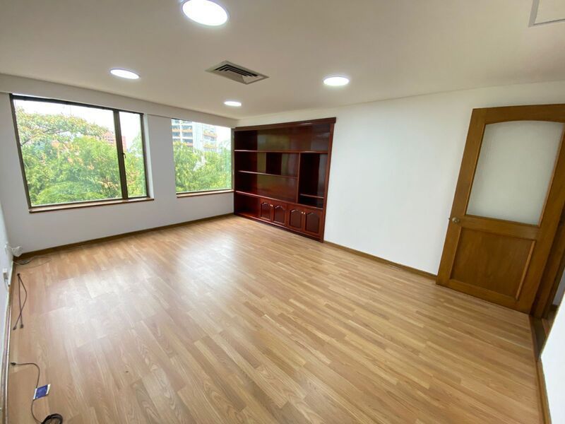 OFICINA EN ARRIENDO UBICADA EN EL POBLADO SECTOR ASTORGA