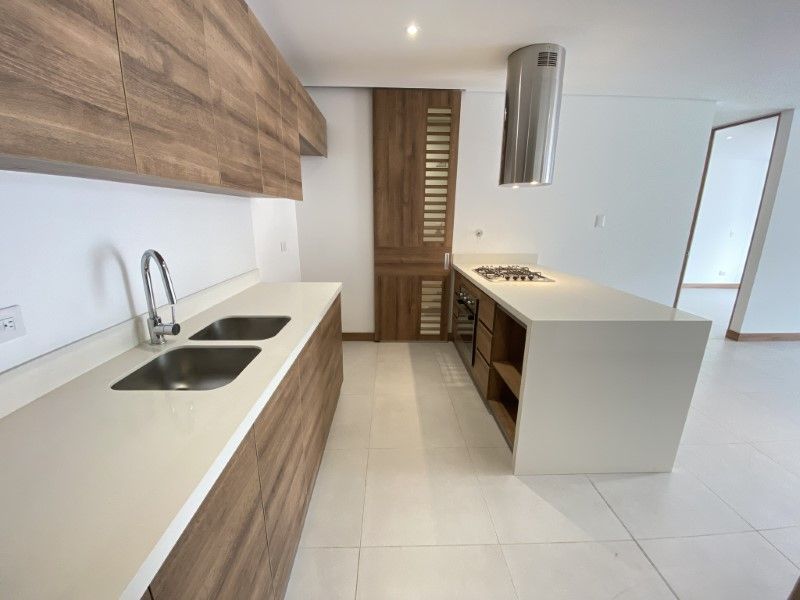 APARTAMENTO EN ARRIENDO UBICADO EN EL POBLADO SECTOR CIUDAD DEL RIO