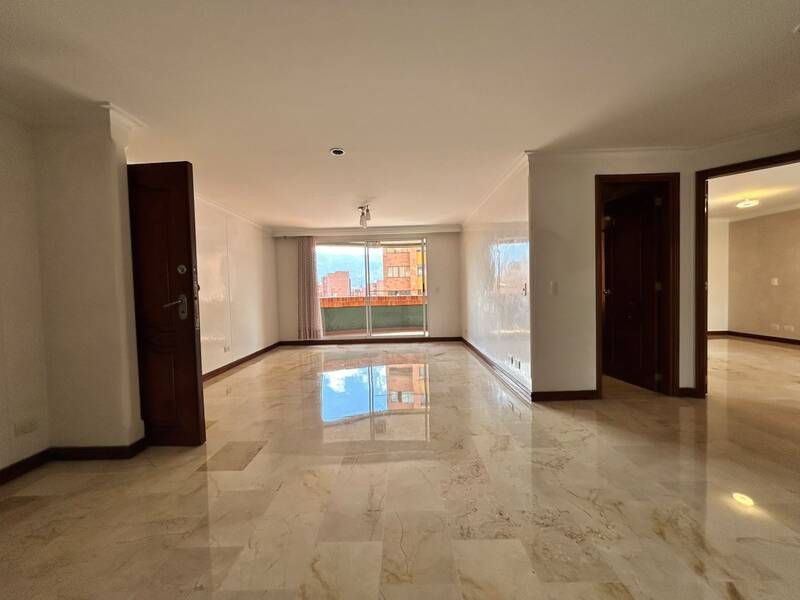 APARTAMENTO EN ARRIENDO UBICADO EN MEDELLIN SECTOR LAURELES