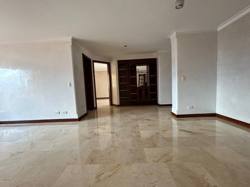 APARTAMENTO EN ARRIENDO UBICADO EN MEDELLIN SECTOR LAURELES