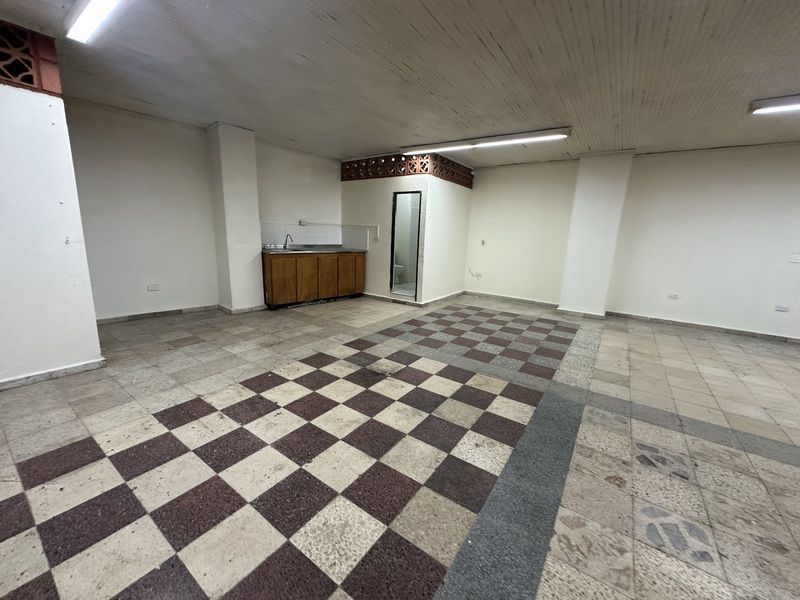 LOCAL EN ARRIENDO UBICADO EN BELLO SECTOR PLAZA DE BELLO