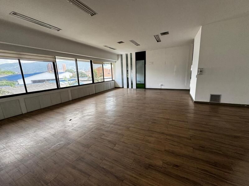 LOCAL EN ARRIENDO UBICADO EN ITAGUI SECTOR LA ESMERALDA