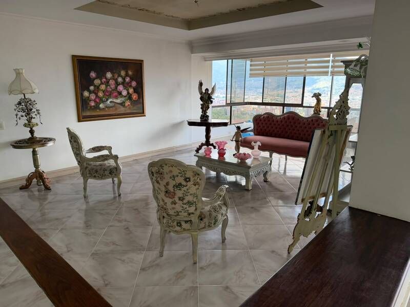 APARTAMENTO EN VENTA UBICADO EN EL POBLADO SECTOR LOS BALSOS