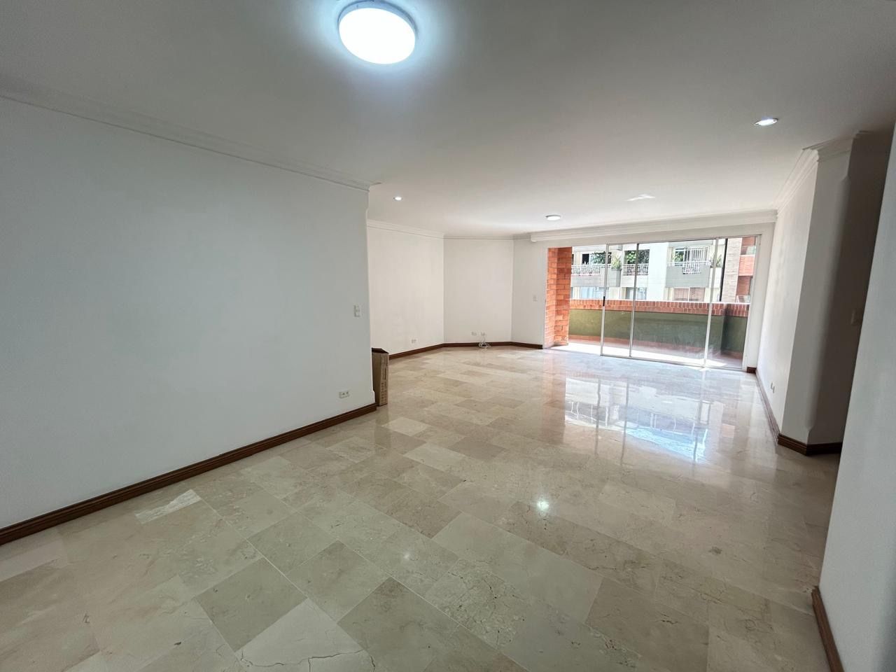 APARTAMENTO EN ARRIENDO UBICADO EN MEDELLIN SECTOR LAURELES