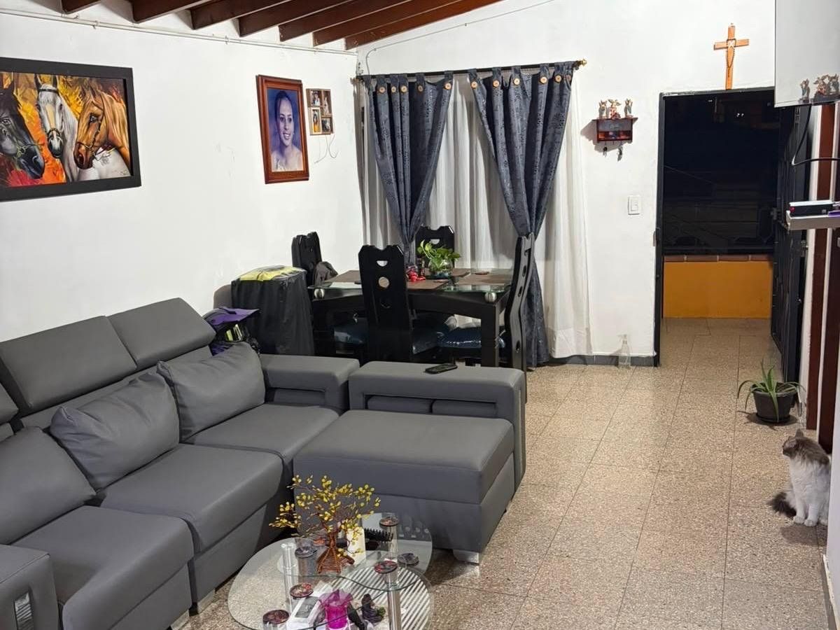 CASA EN VENTA UBICADO EN MEDELLÍN SECTOR ROBLEDO