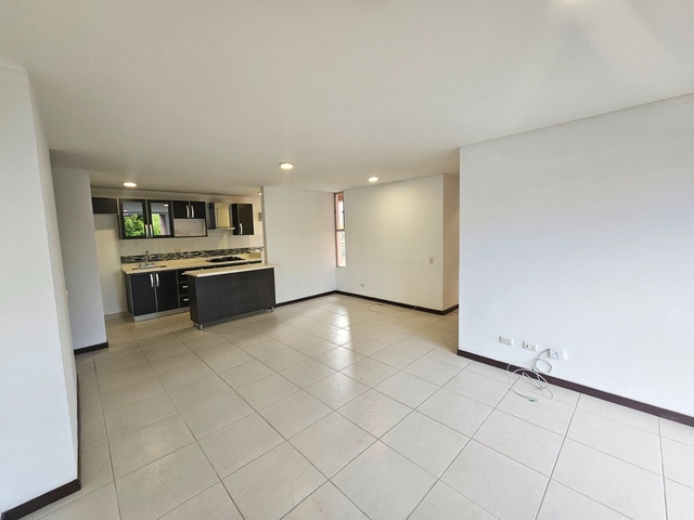 APARTAMENTO EN ARRIENDO UBICADO EN ENVIGADO SECTOR LOMA DEL ESMERALDAL
