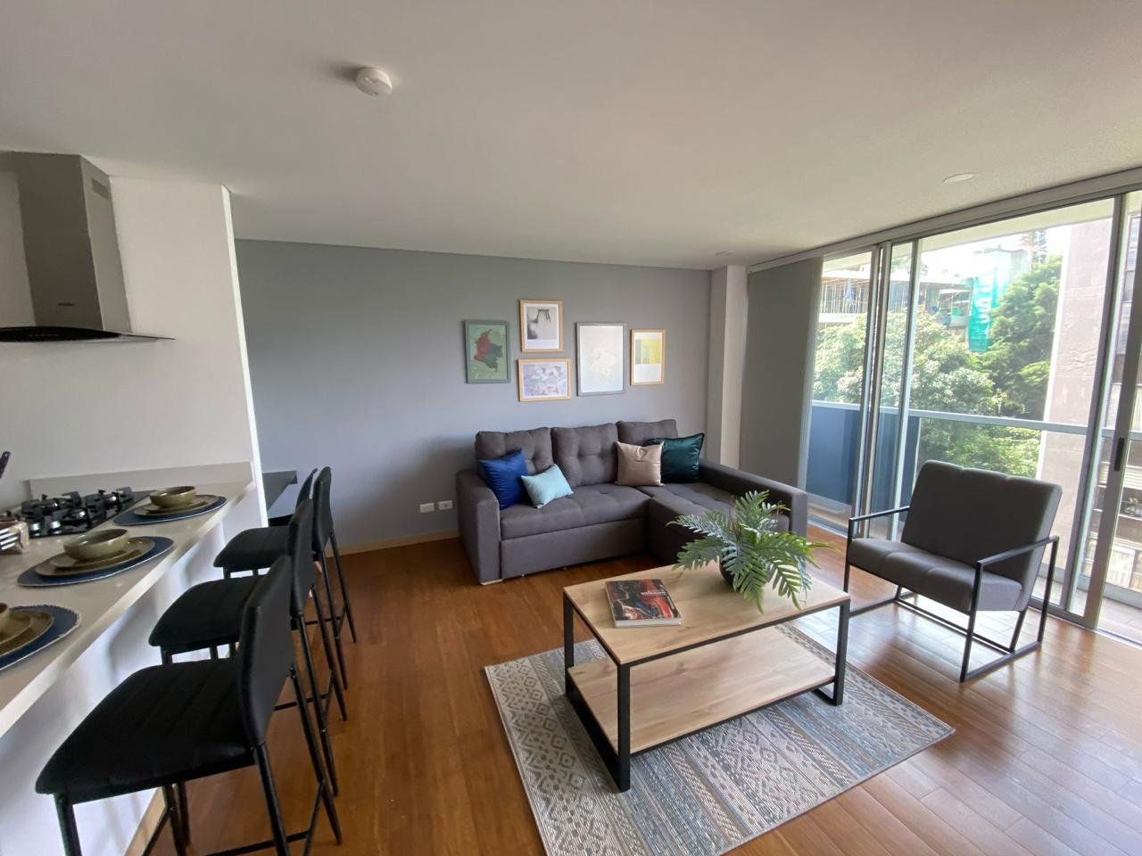APARTAMENTO EN ARRIENDO UBICADO MEDELLIN SECTOR POBLADO