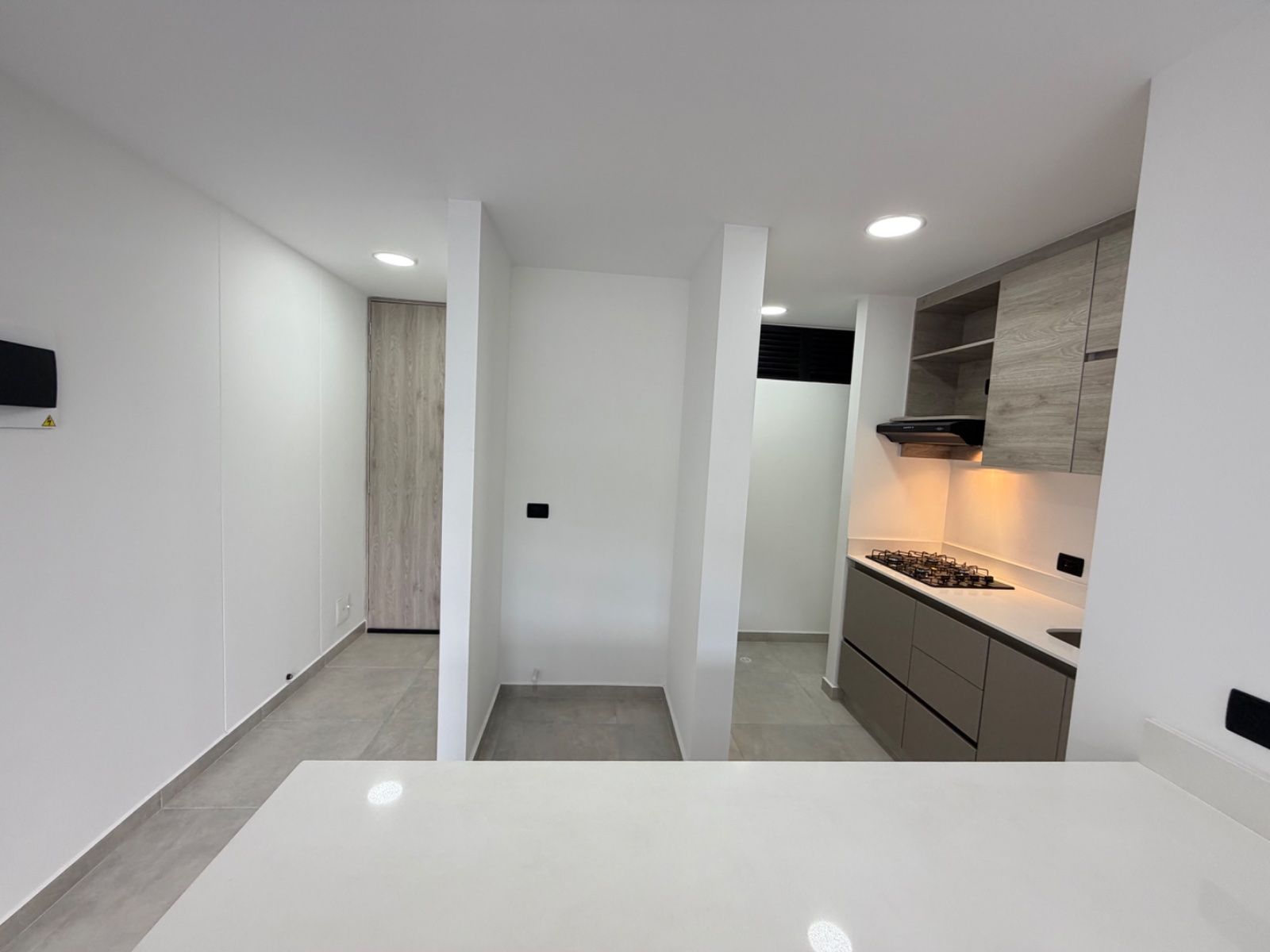 APARTAESTUDIO EN ARRIENDO UBICADO EN ENVIGADO SECTOR LOMA DEL ESCOBERO