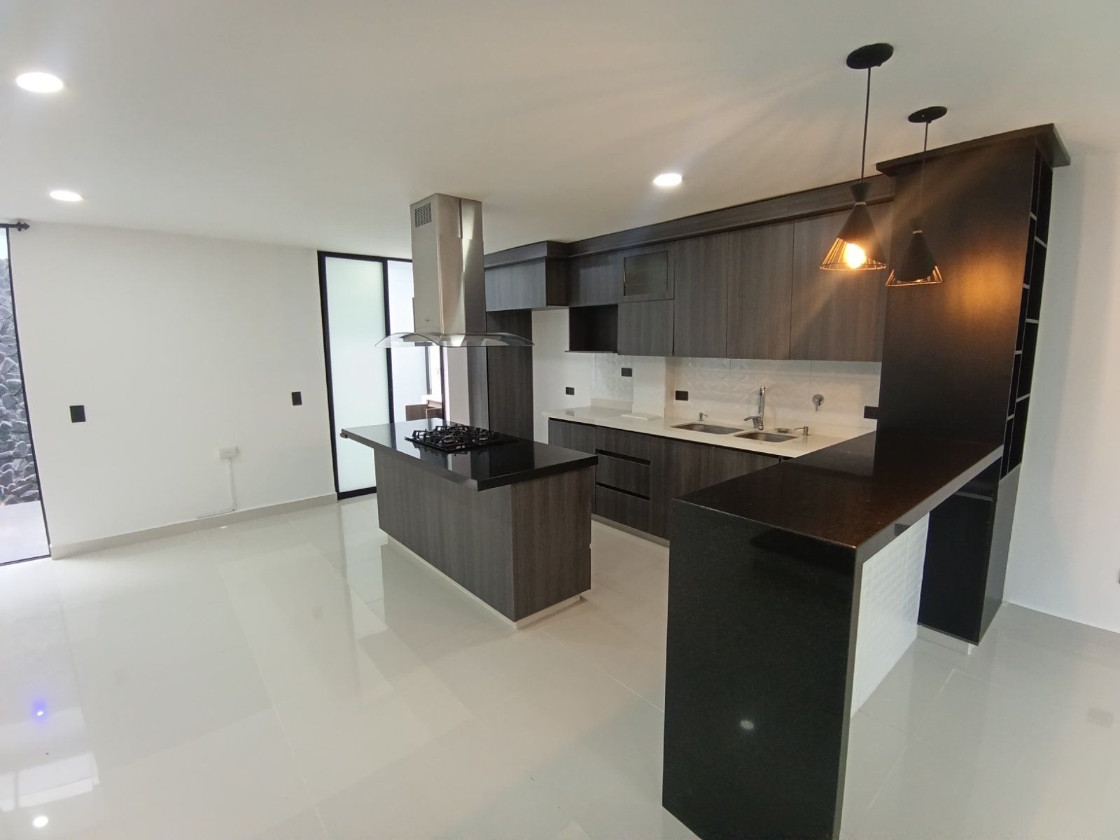 CASA EN ARRIENDO UBICADA EN LA CEJA SECTOR DEL VALLES