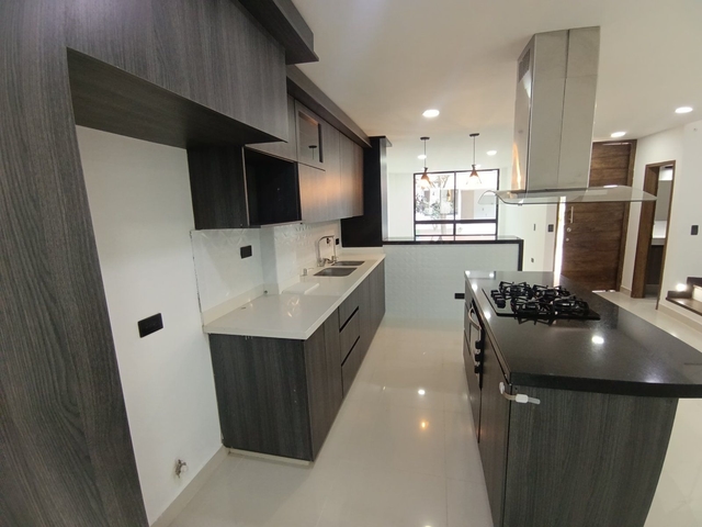 CASA EN ARRIENDO UBICADA EN LA CEJA SECTOR DEL VALLES