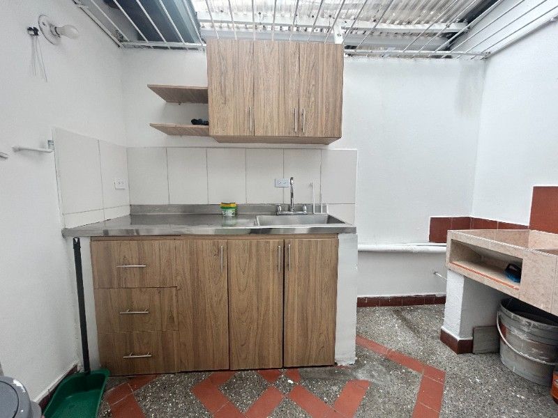 CASA EN ARRIENDO UBICADA EN MEDELLIN SECTOR LAURELES