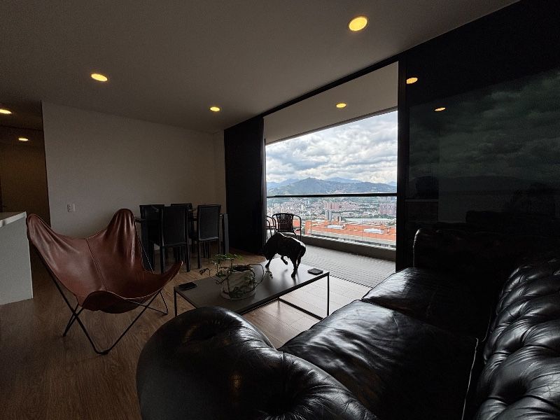APARTAMENTO AMOBLADO EN ARRIENDO UBICADO EN ENVIGADO SECTOR EL TRIANON