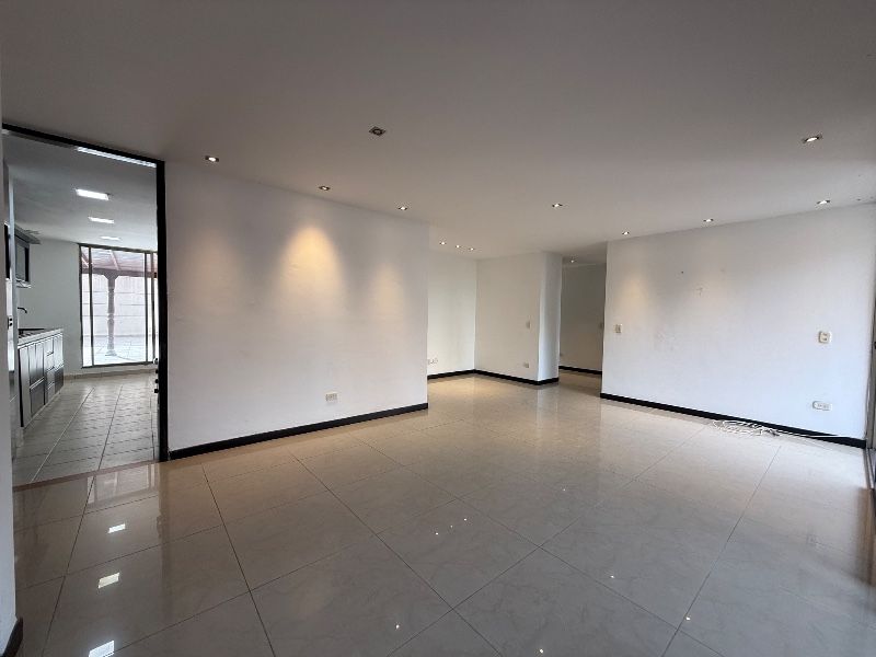 APARTAMENTO EN ARRIENDO UBICADO EN POBLADO SECTOR LAS PALMAS