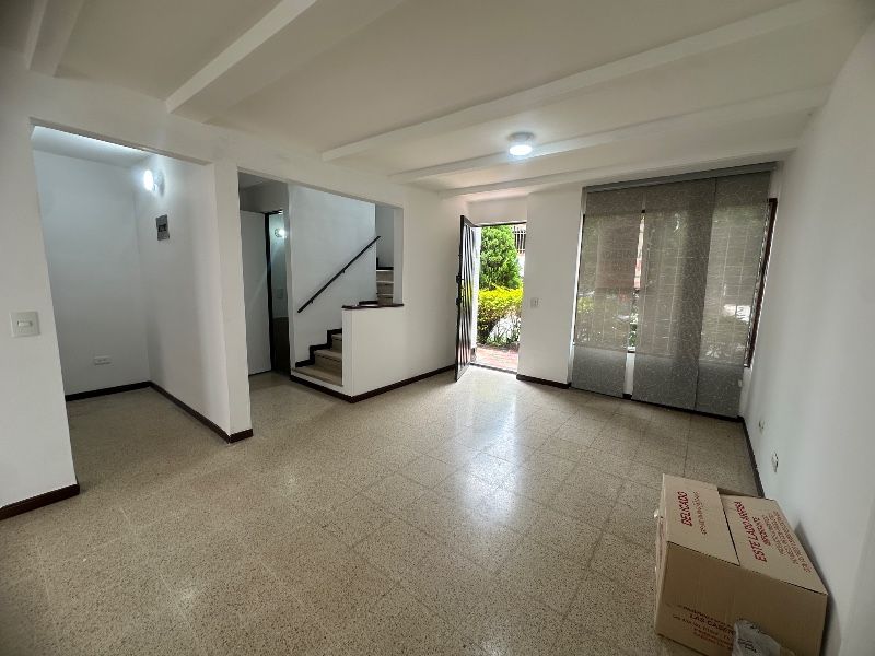 CASA EN ARRIENDO UBICADO EN ENVIGADO POR EL SECTOR EL DORADO