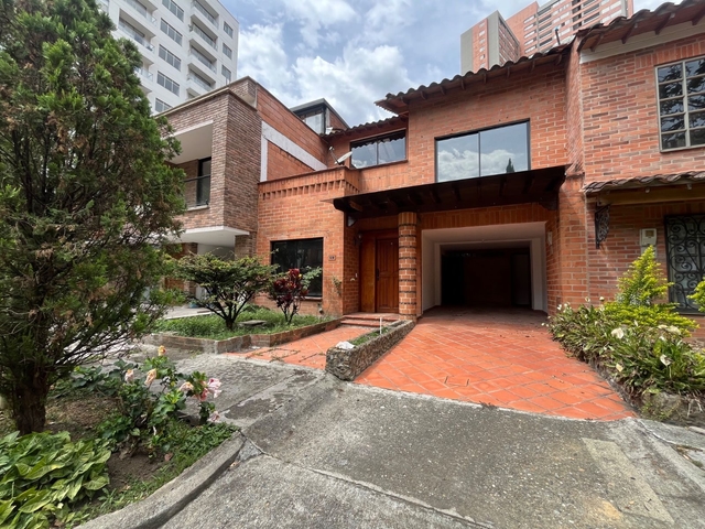 CASA EN ARRIENDO UBICADA EN SABANETA SECTOR LA DOCTORA