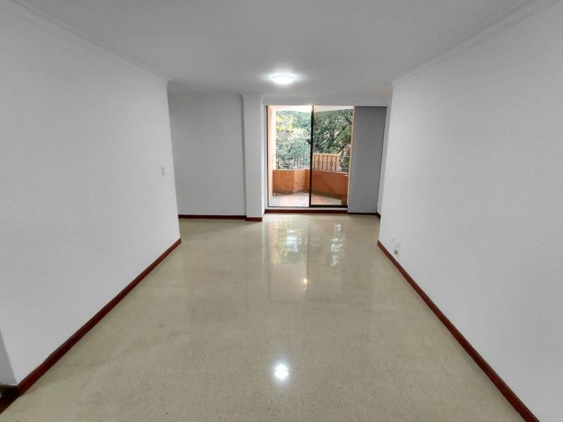APARTAMENTO EN ARRIENDO UBICADO EN MEDELLÍN POR EL SECTOR LAURELES