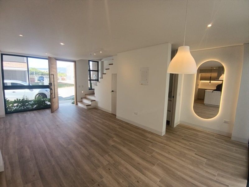 CASA EN ARRIENDO UBICADA EN LA CEJA SECTOR VIVA