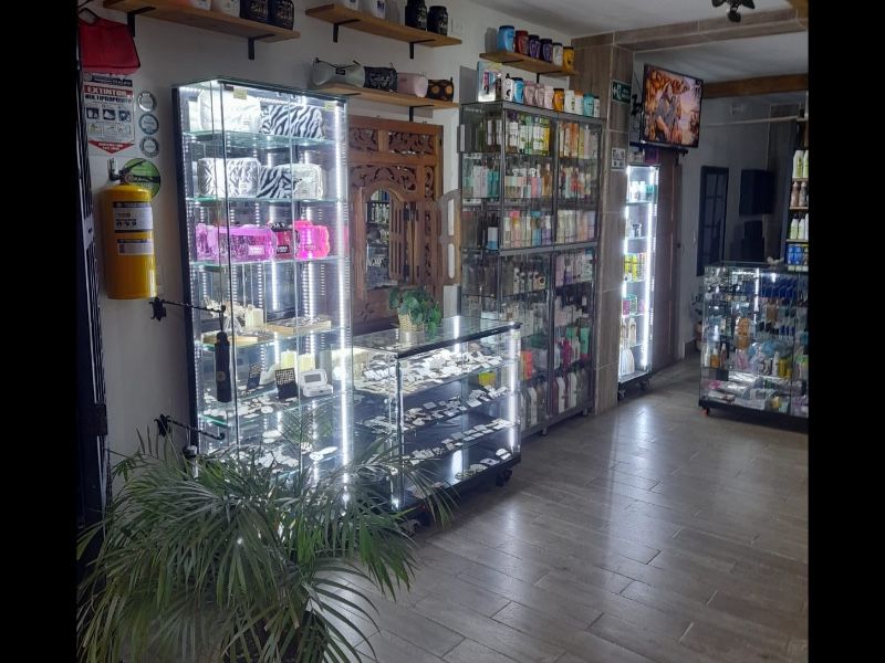 LOCAL EN VENTA UBICADO EN EL RETIRO SECTOR CENTRO