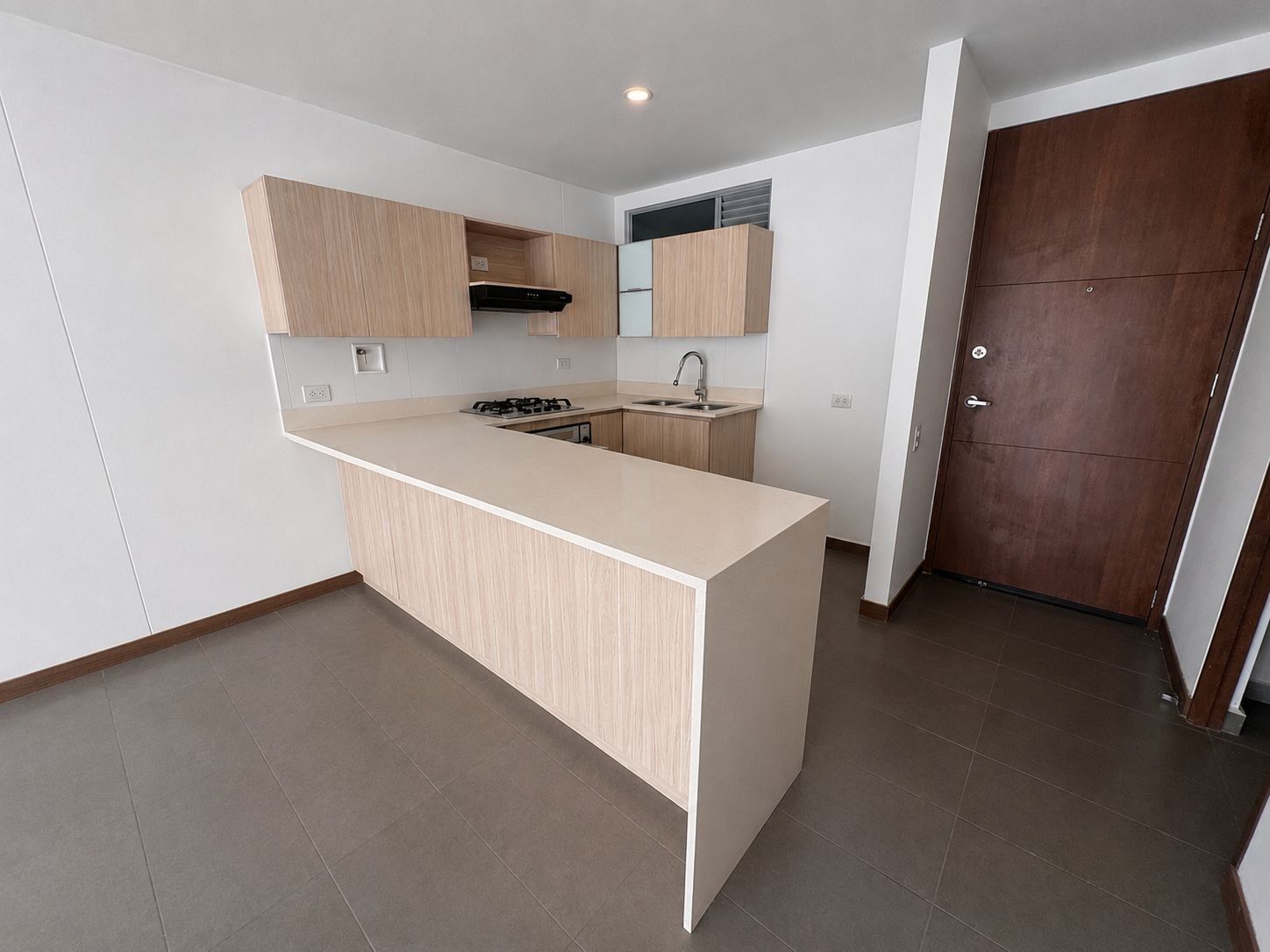 APARTAESTUDIO EN ARRIENDO UBICADO EN MEDELLIN SECTOR LOS NARANJOS