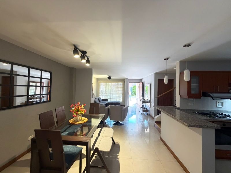 CASA EN VENTA UBICADA EN RIONEGRO SECTOR GUALANDAY