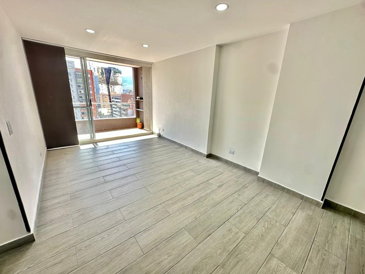 APARTAMENTO EN ARRIENDO UBICADO EN MEDELLIN SECTOR CIUDAD DEL RIO