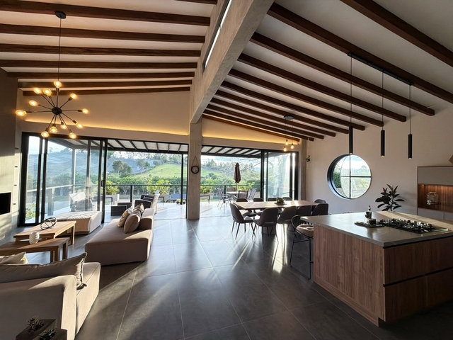 CASA EN VENTA UBICADA EN RIONEGRO SECTOR SAN ANTONIO