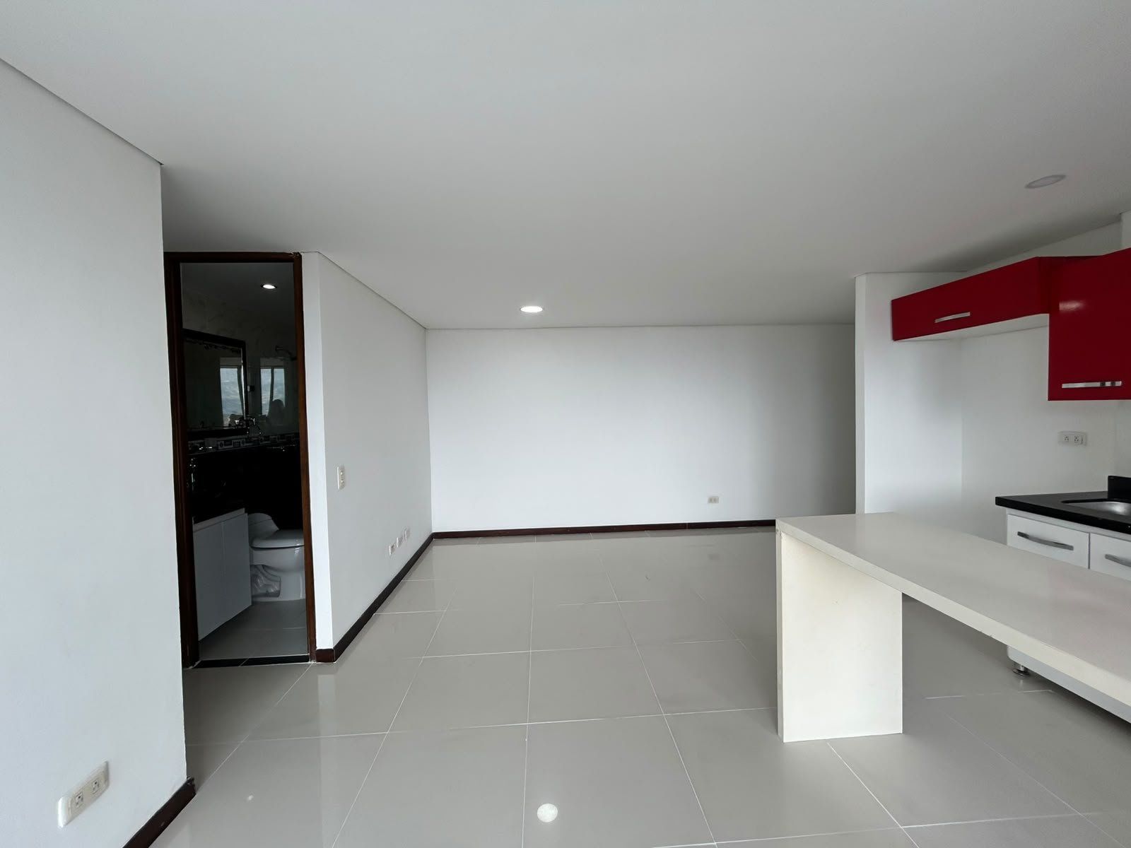 APARTAMENTO EN ARRIENDO UBICADO EN MEDELLIN SECTOR RODEO ALTO