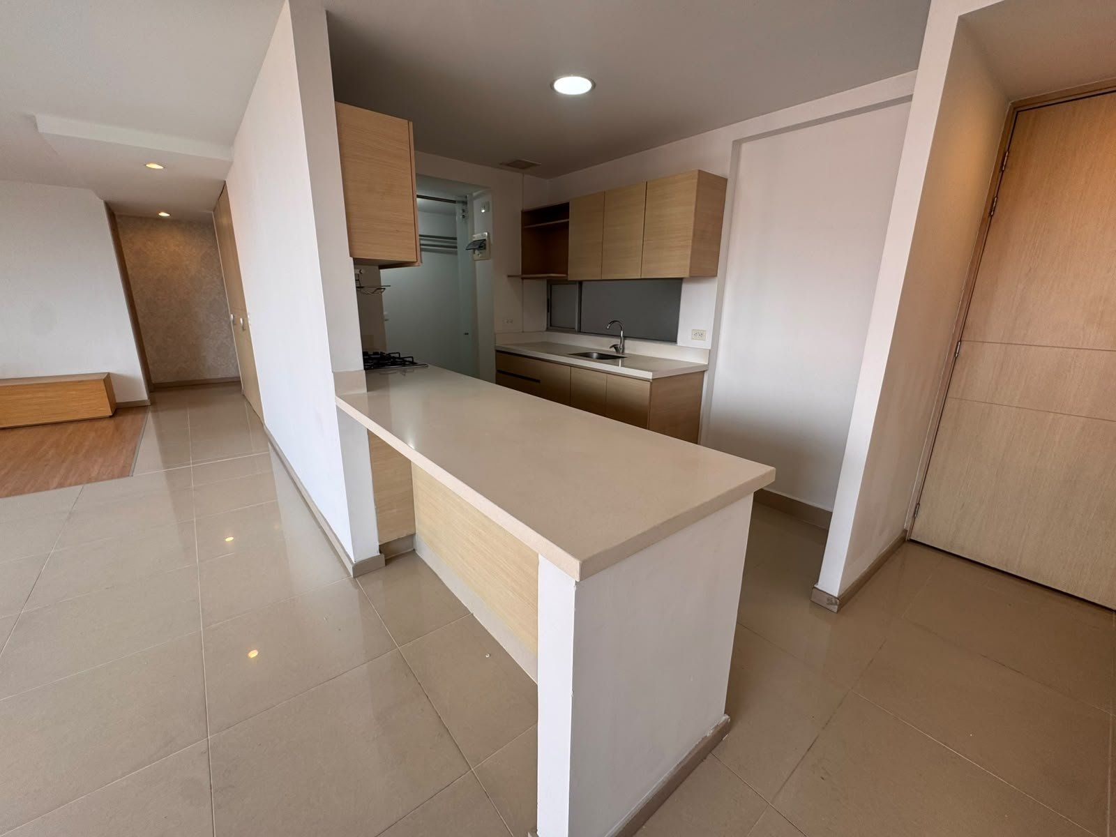 APARTAMENTO EN ARRIENDO UBICADO MEDELLIN SECTOR POBLADO