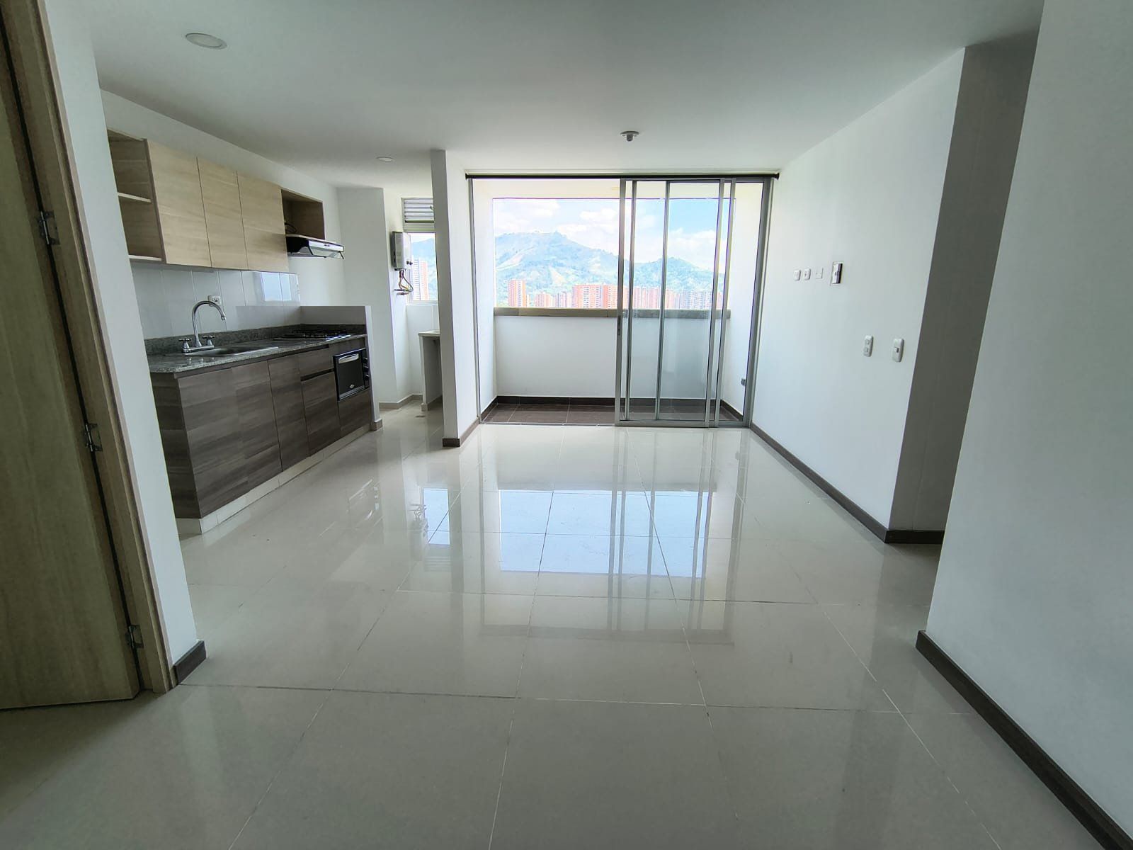 APARTAMENTO EN ARRIENDO UBICADO LA ESTRELLA SECTOR LAS BRISAS