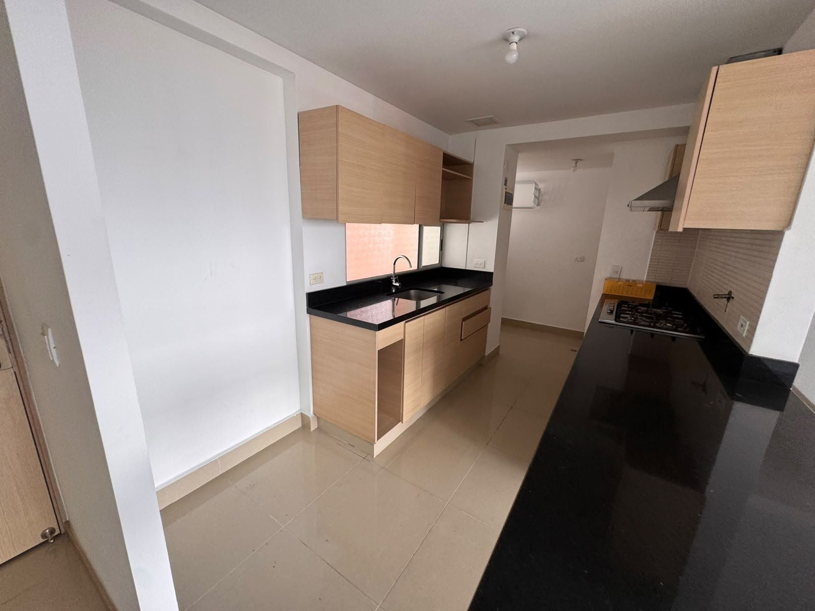 APARTAMENTO EN ARRIENDO UBICADO MEDELLIN SECTOR POBLADO