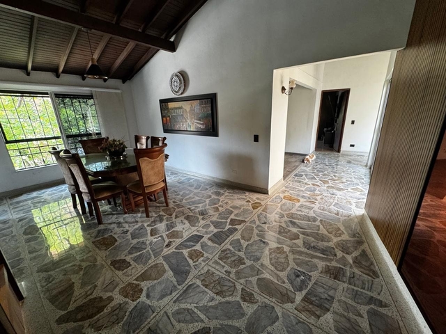 CASA EN ARRIENDO UBICADA EN MEDELLÍN SECTOR SIMON BOLIVAR