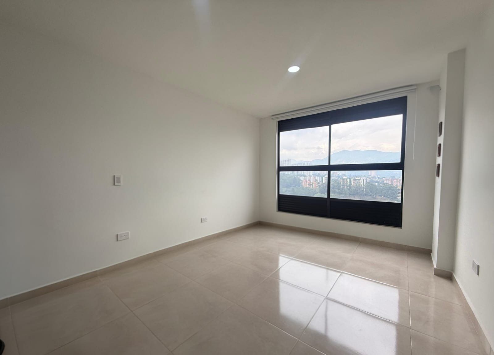 APARTAESTUDIO EN ARRIENDO UBICADO EN SABANETA SECTOR CALLE LARGA