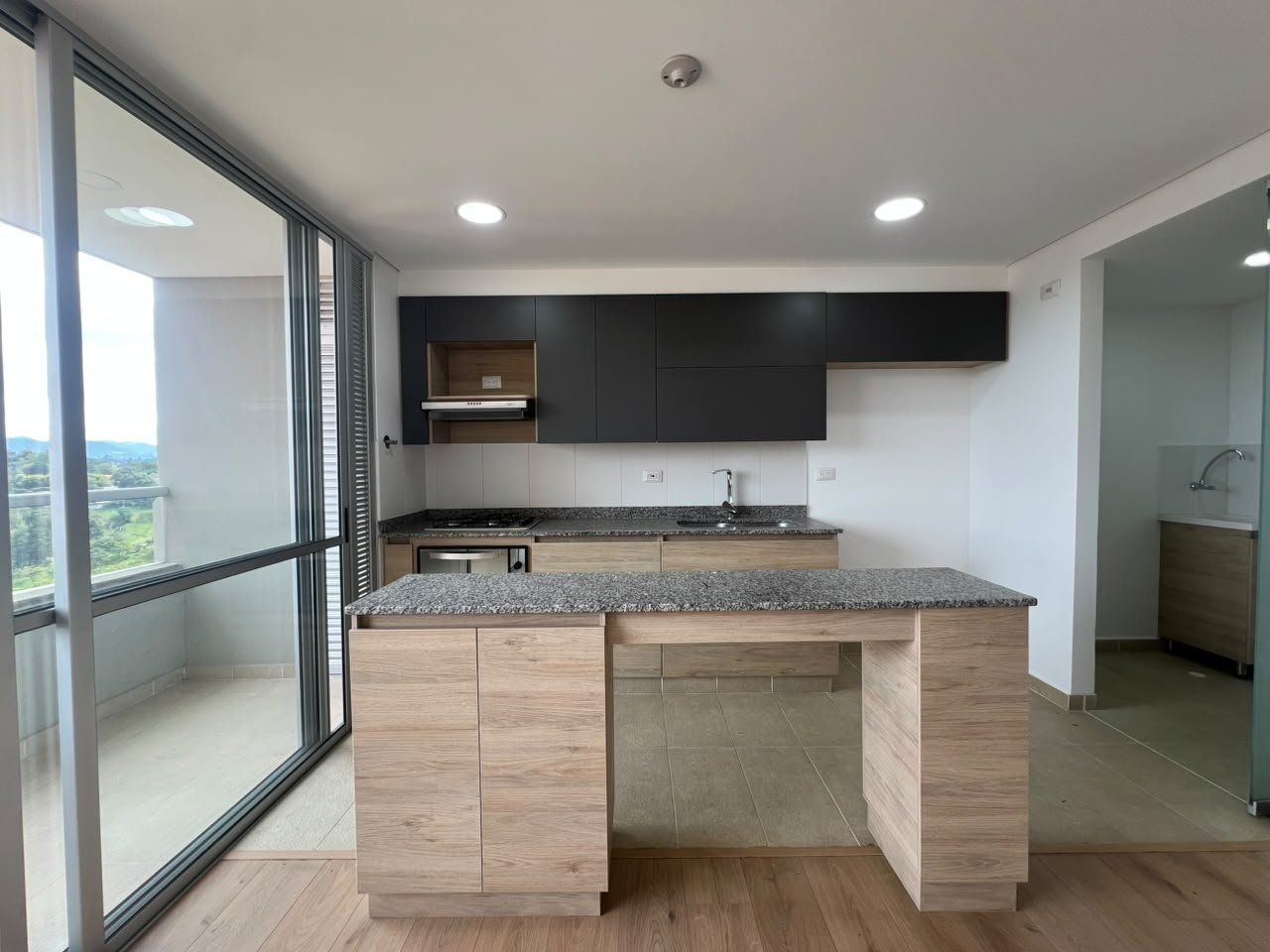 APARTAMENTO EN VENTA UBICADO EN RIONEGRO SECTOR LOS COLEGIOS