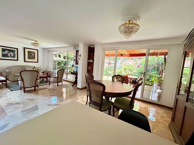 APARTAMENTO EN VENTA UBICADO EN ENVIGADO SECTOR LOMA DEL ESCOBERO