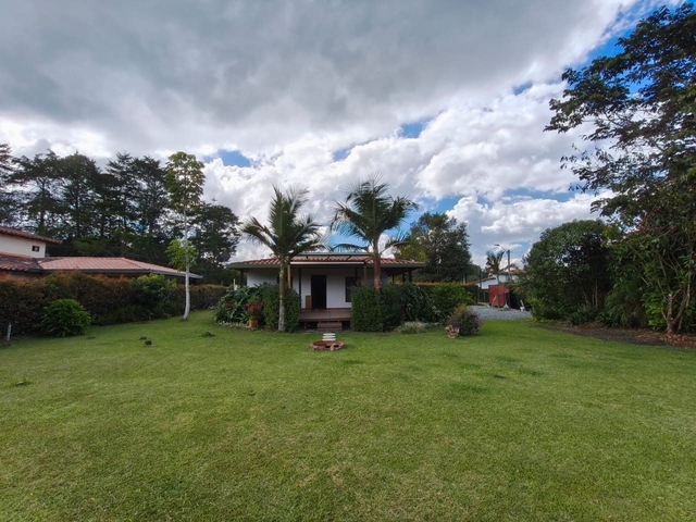 FINCA EN ARRIENDO UBICADA EN RIONEGRO SECTOR VEREDA CABECERAS