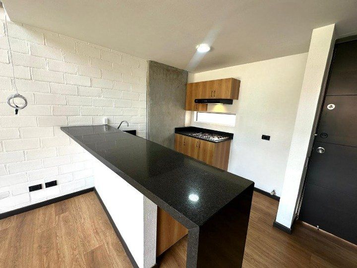 APARTAESTUDIO EN ARRIENDO UBICADO EN MEDELLIN SECTOR LALINDE